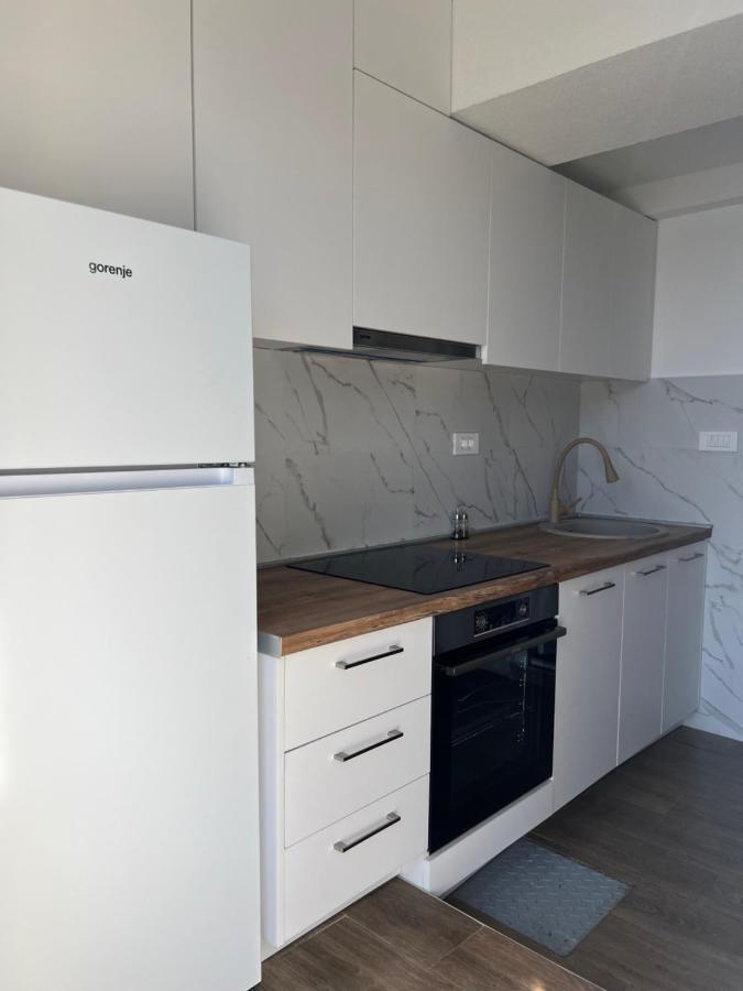 Azzure Apartment Ulcinj Buitenkant foto