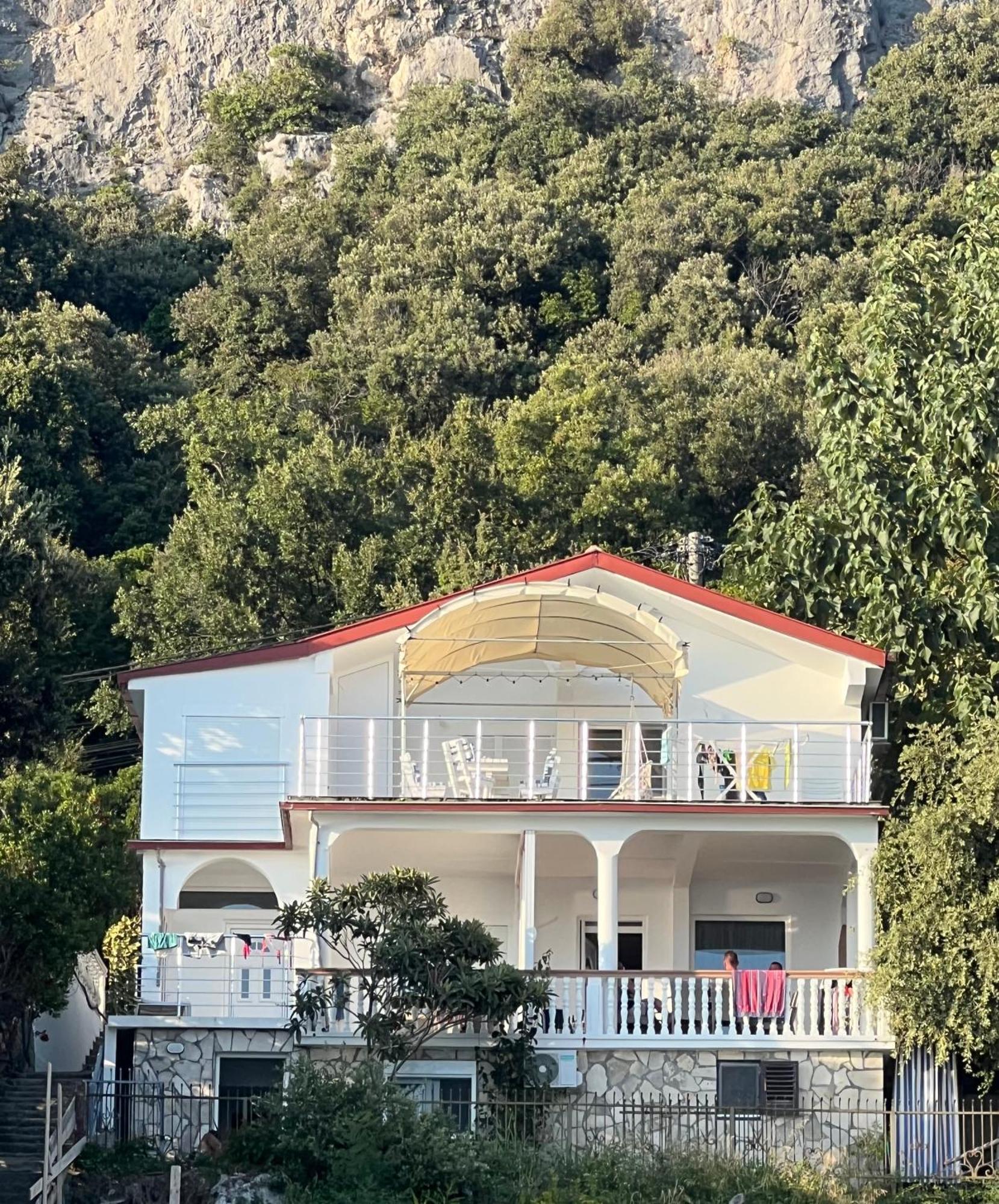 Azzure Apartment Ulcinj Buitenkant foto